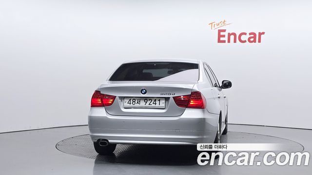 BMW 3-Series 2009 — photo 4