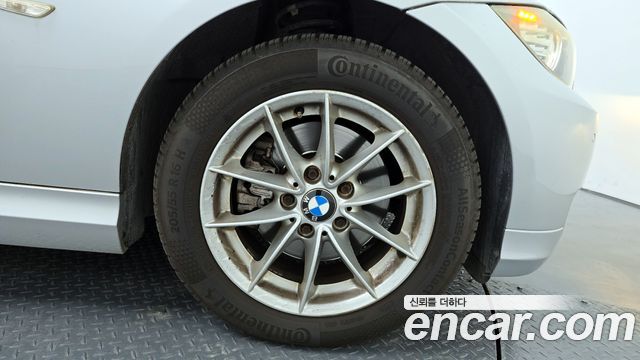 BMW 3-Series 2009 — photo 5