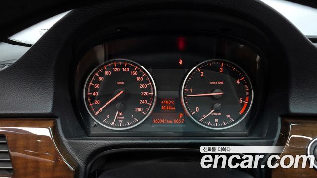 BMW 3-Series 2009 — photo 8
