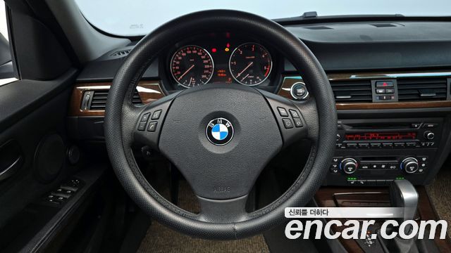 BMW 3-Series 2009 — photo 14