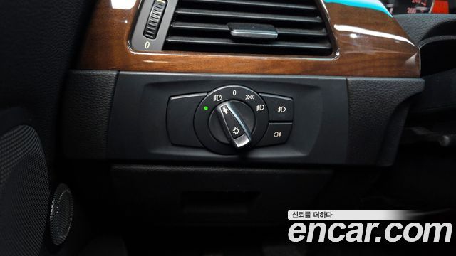 BMW 3-Series 2009 — photo 17