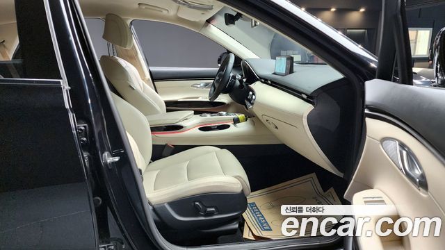 Genesis GV70 2021 — photo 10