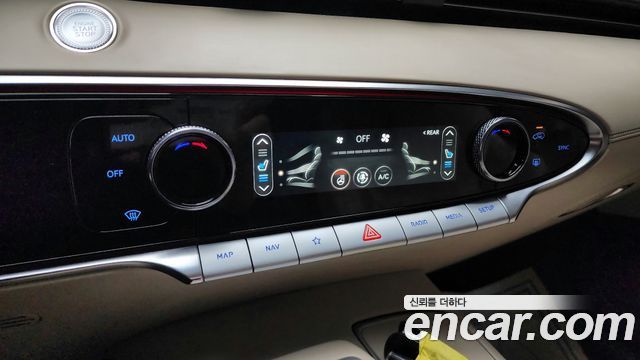 Genesis GV70 2021 — photo 18