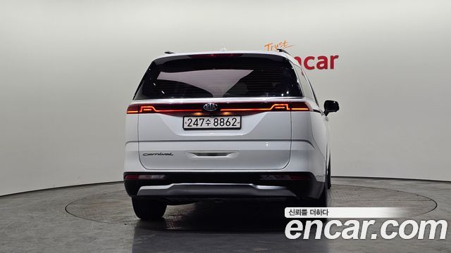 Kia Canival 2021 — photo 4