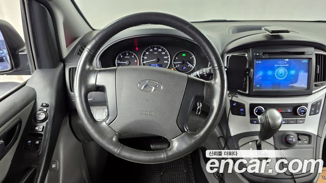 Hyundai Starex 2018 — photo 13