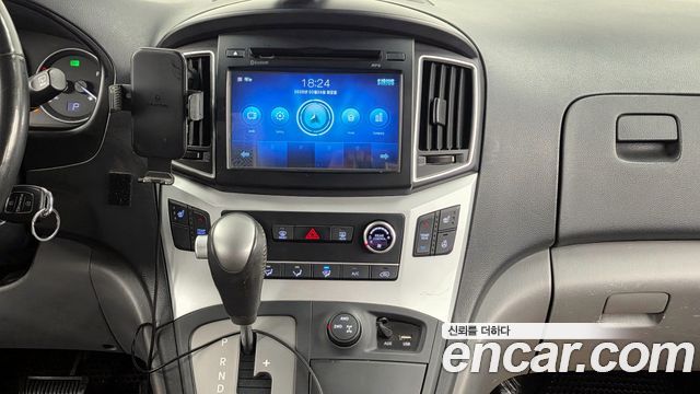 Hyundai Starex 2018 — photo 14