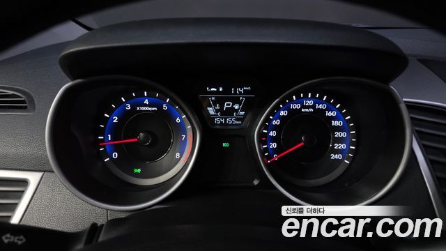 Hyundai AVANTE 2014 — photo 8