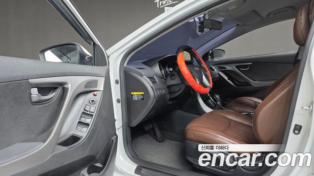 Hyundai AVANTE 2014 — photo 11