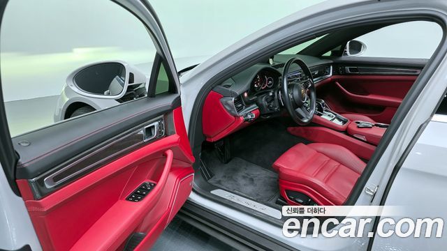 Porsche Panamera 2023 — photo 11