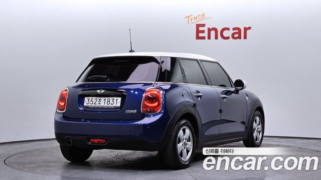 Mini Cooper 2018 — photo 2