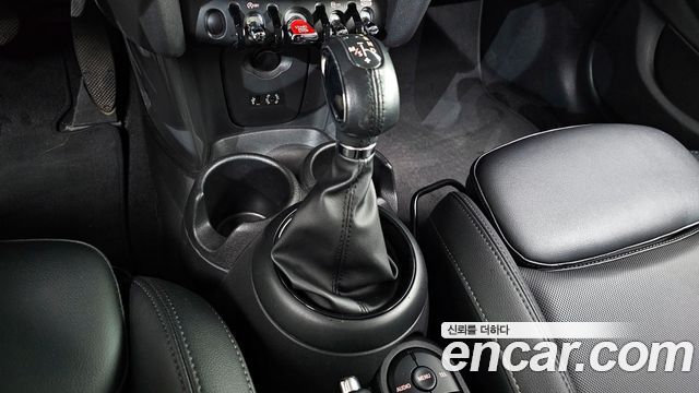 Mini Cooper 2018 — photo 9