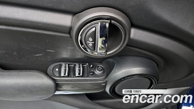 Mini Cooper 2018 — photo 19