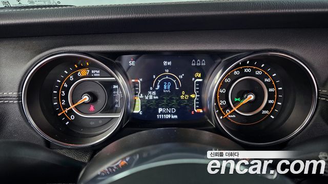 Jeep Wrangler 2022 — photo 8