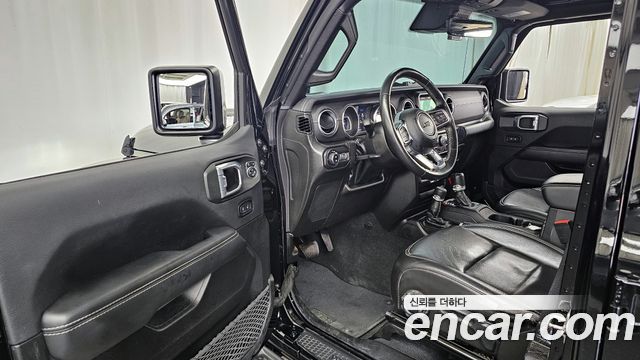 Jeep Wrangler 2022 — photo 10