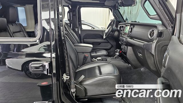 Jeep Wrangler 2022 — photo 11