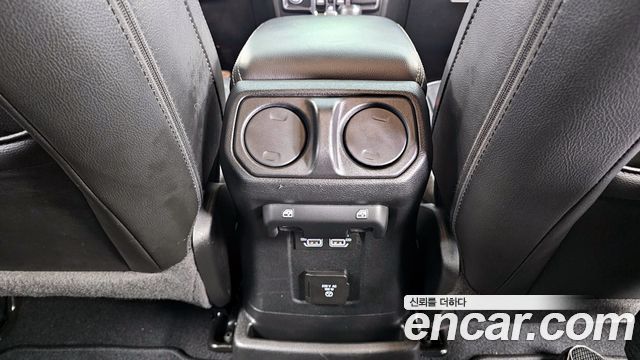 Jeep Wrangler 2022 — photo 19