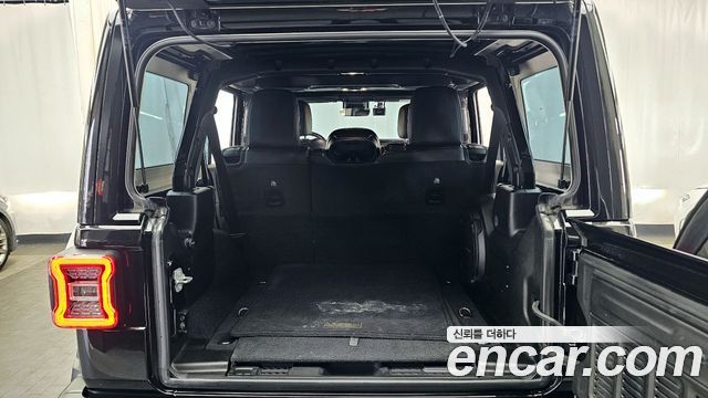 Jeep Wrangler 2022 — photo 20