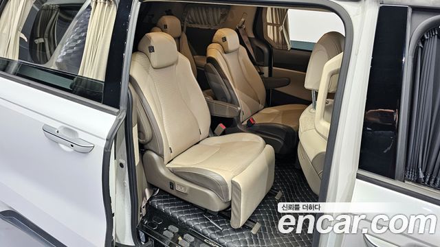 Kia Canival 2021 — photo 12