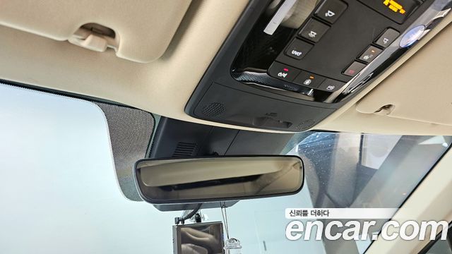 Kia Canival 2021 — photo 17