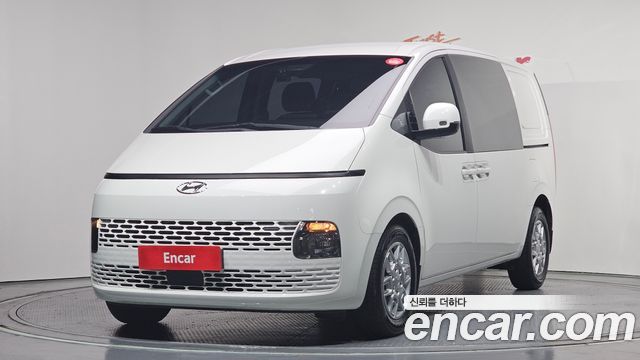 Hyundai Staria 2022 — photo 1