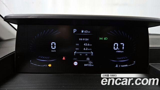 Hyundai Staria 2022 — photo 8