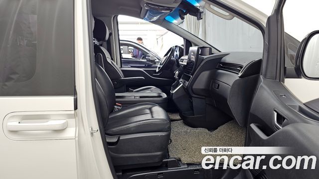 Hyundai Staria 2022 — photo 11