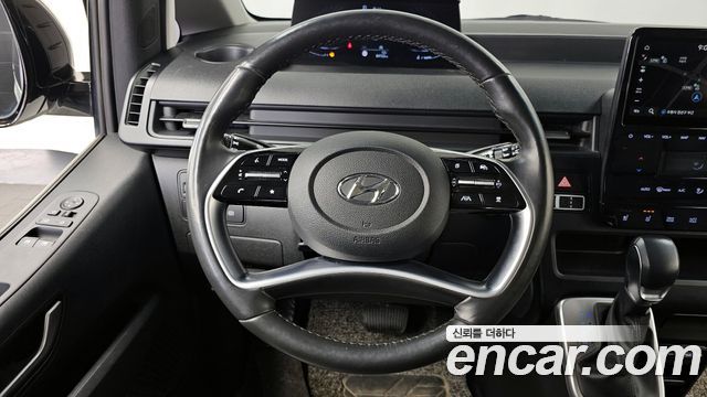 Hyundai Staria 2022 — photo 13