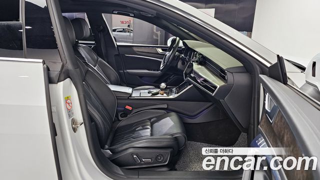 Audi A7 2020 — photo 9
