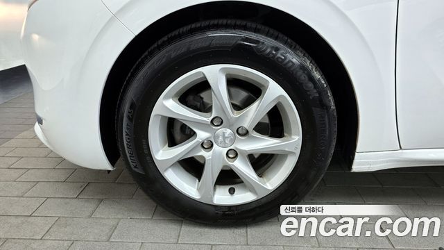 Peugeot 208 2016 — photo 5