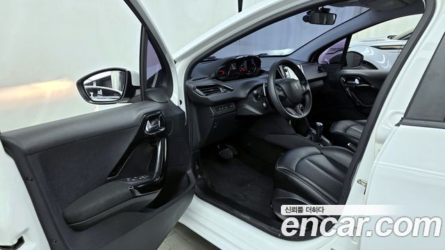 Peugeot 208 2016 — photo 10