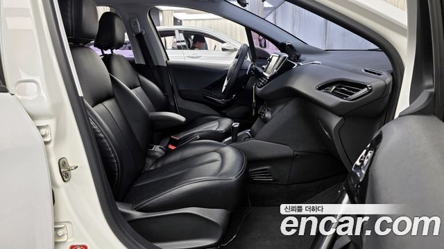 Peugeot 208 2016 — photo 11