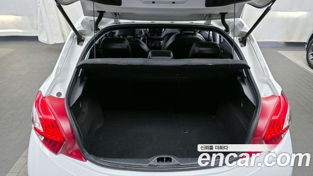 Peugeot 208 2016 — photo 20
