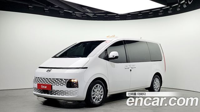 Hyundai Staria 2022 — photo 1