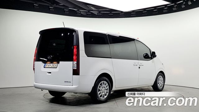 Hyundai Staria 2022 — photo 4