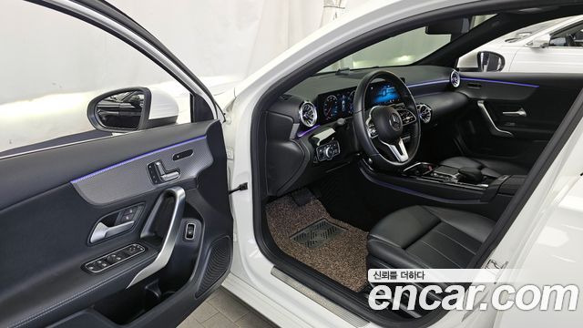 Mercedes-Benz A-Class 2021 — photo 10