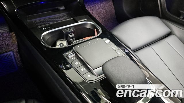Mercedes-Benz A-Class 2021 — photo 17