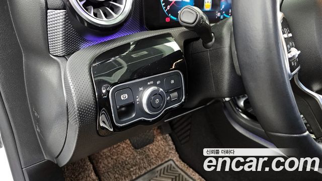 Mercedes-Benz A-Class 2021 — photo 18