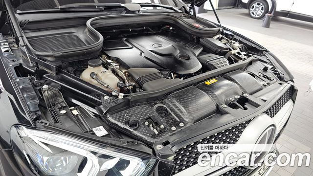 Mercedes-Benz GLE-Class 2023 — photo 6