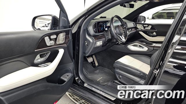 Mercedes-Benz GLE-Class 2023 — photo 10