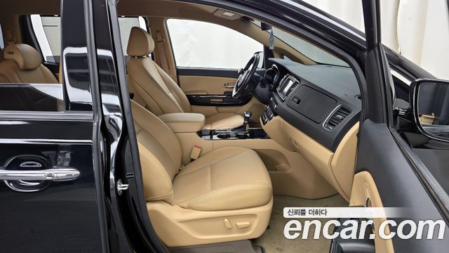 Kia Canival 2019 — photo 11