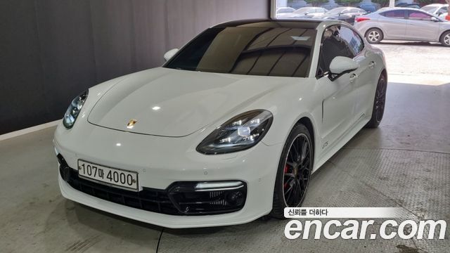 Porsche Panamera 2020 — photo 1