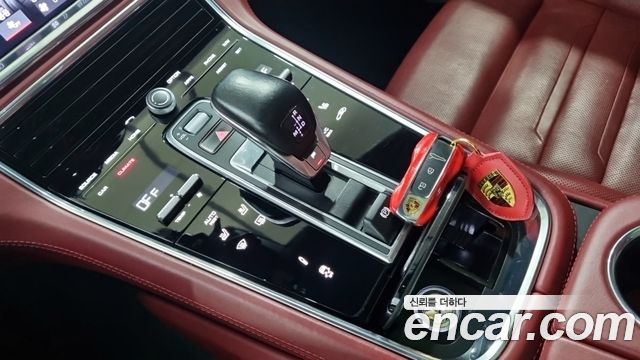 Porsche Panamera 2020 — photo 12