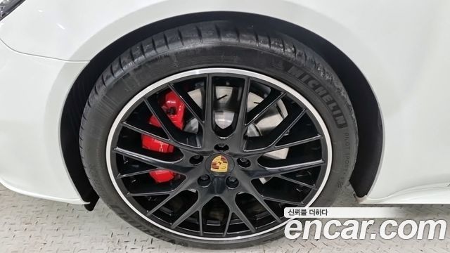 Porsche Panamera 2020 — photo 17