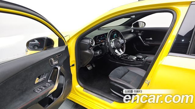 Mercedes-Benz A-Class 2023 — photo 11