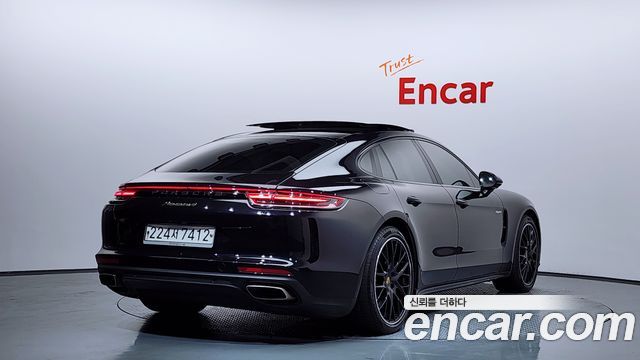 Porsche Panamera 2019 — photo 2