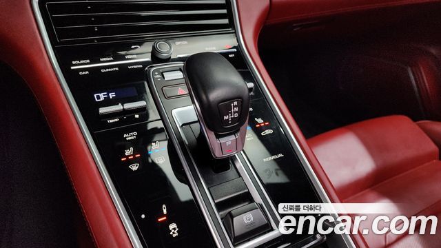 Porsche Panamera 2019 — photo 9