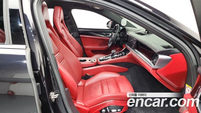 Porsche Panamera 2019 — photo 11