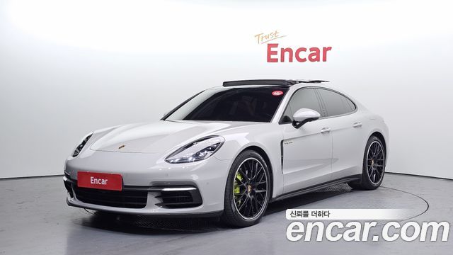 Porsche Panamera 2020 — photo 1