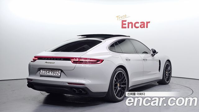 Porsche Panamera 2020 — photo 2