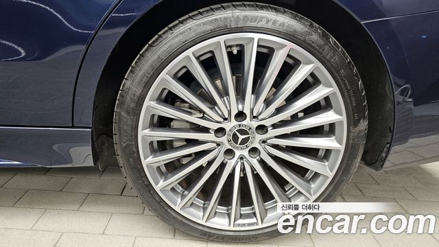 Mercedes-Benz C-Class 2022 — photo 5